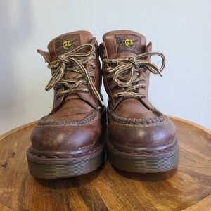 BEAT UP Vintage Made in England Dr Martens Boots
